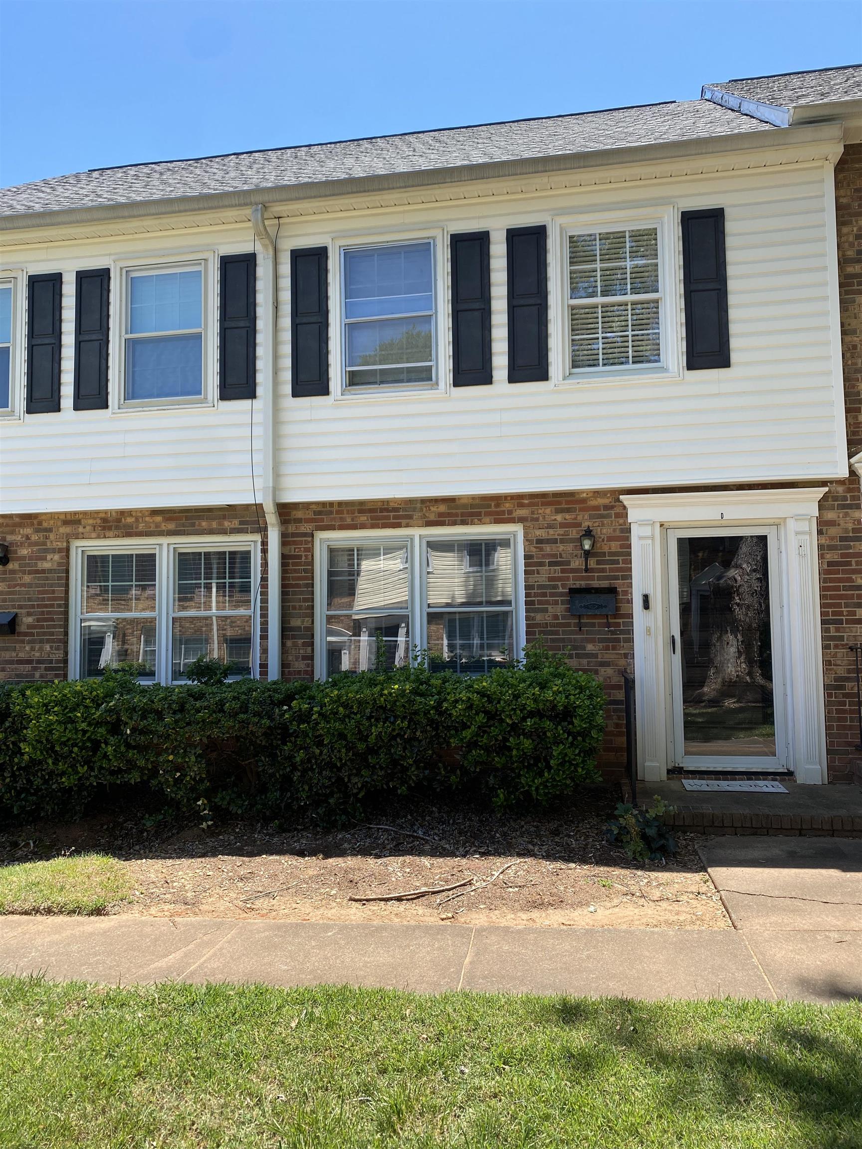 1462 Dover Road Spartanburg, SC 29301 - Photo 2 of 30 Classic brick townhome entry.