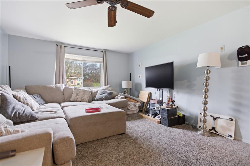 63 Bock Lane Baden, PA 15005 - Photo 7 of 29