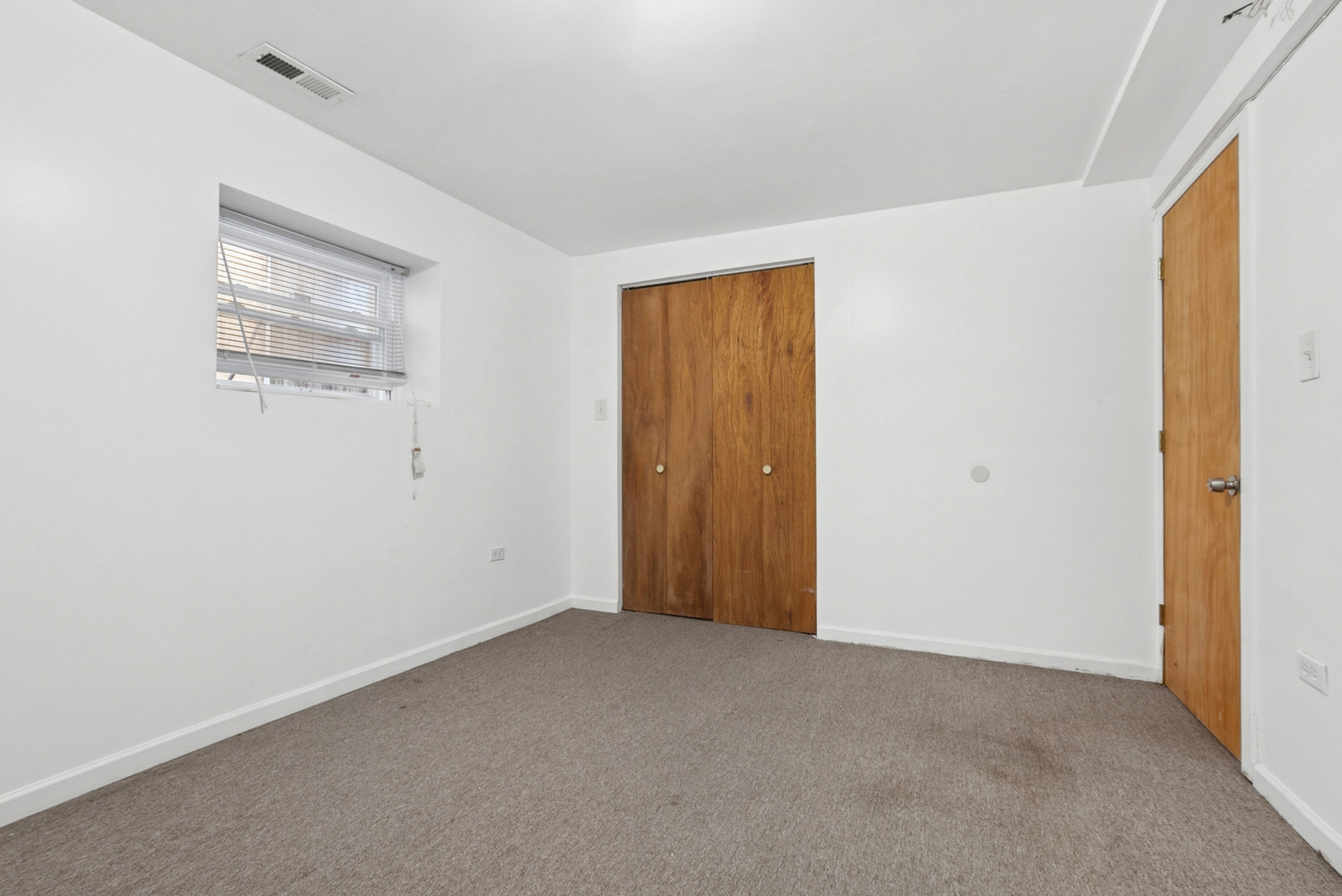 8040 South May Street Chicago, IL 60620 - Photo 17 of 23 a view of an empty room