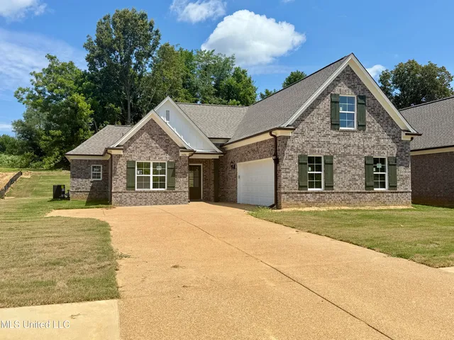 $322,900 | 6610 John Hamilton Way East, Olive Branch, MS 38654