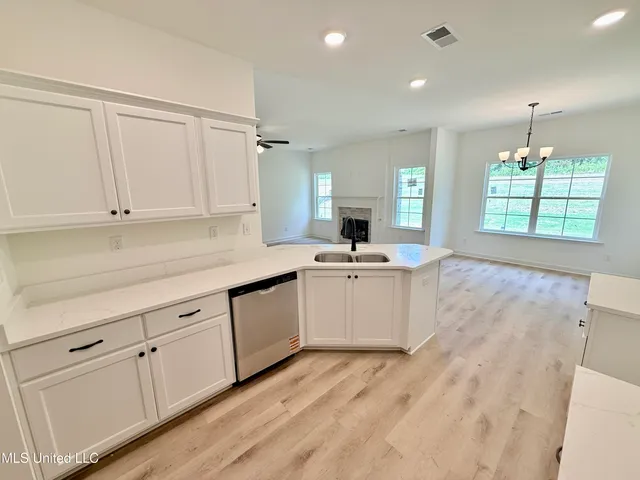 $322,900 | 6610 John Hamilton Way East, Olive Branch, MS 38654