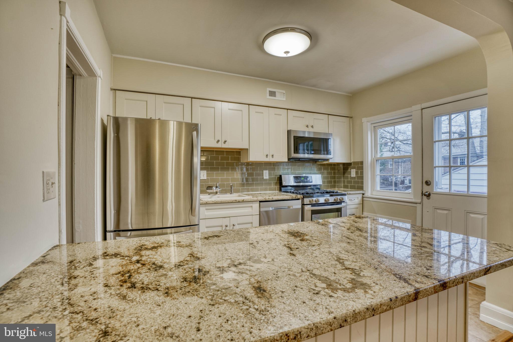 92 Dunkirk Road Baltimore, MD 21212 - Photo 14 of 48