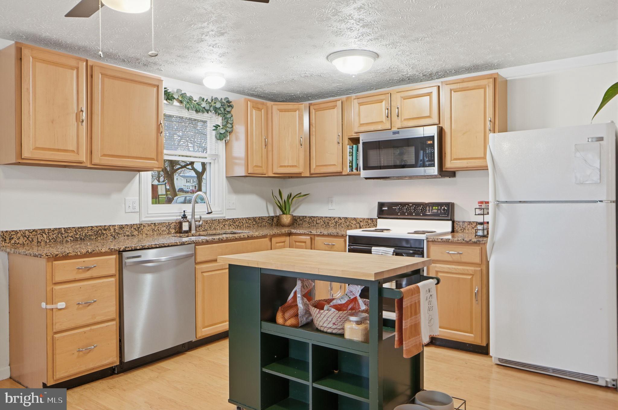 447 Center Street Frederick, MD 21701 - Photo 7 of 31 Kitchen