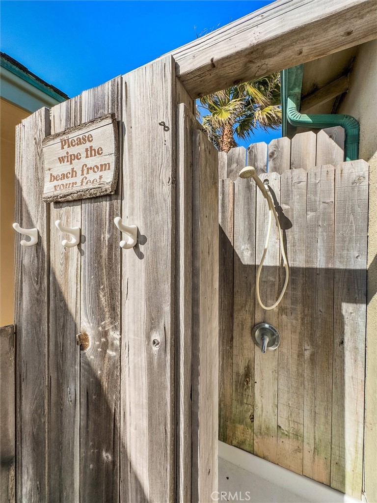 3448 Studio Drive Cayucos, CA 93430 - Photo 29 of 47 a sign on a wall of a building