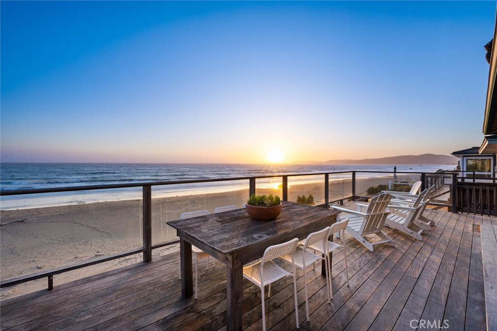 3448 Studio Drive Cayucos, CA 93430 - Photo 31 of 47 a view of balcony with furniture and wooden floor