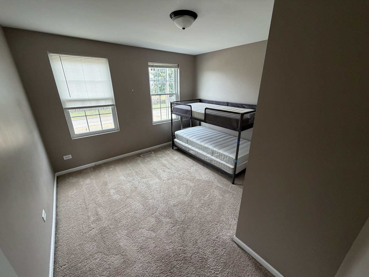 1369 West Taylor Road Romeoville, IL 60446 - Photo 5 of 11 Gallery Image 5