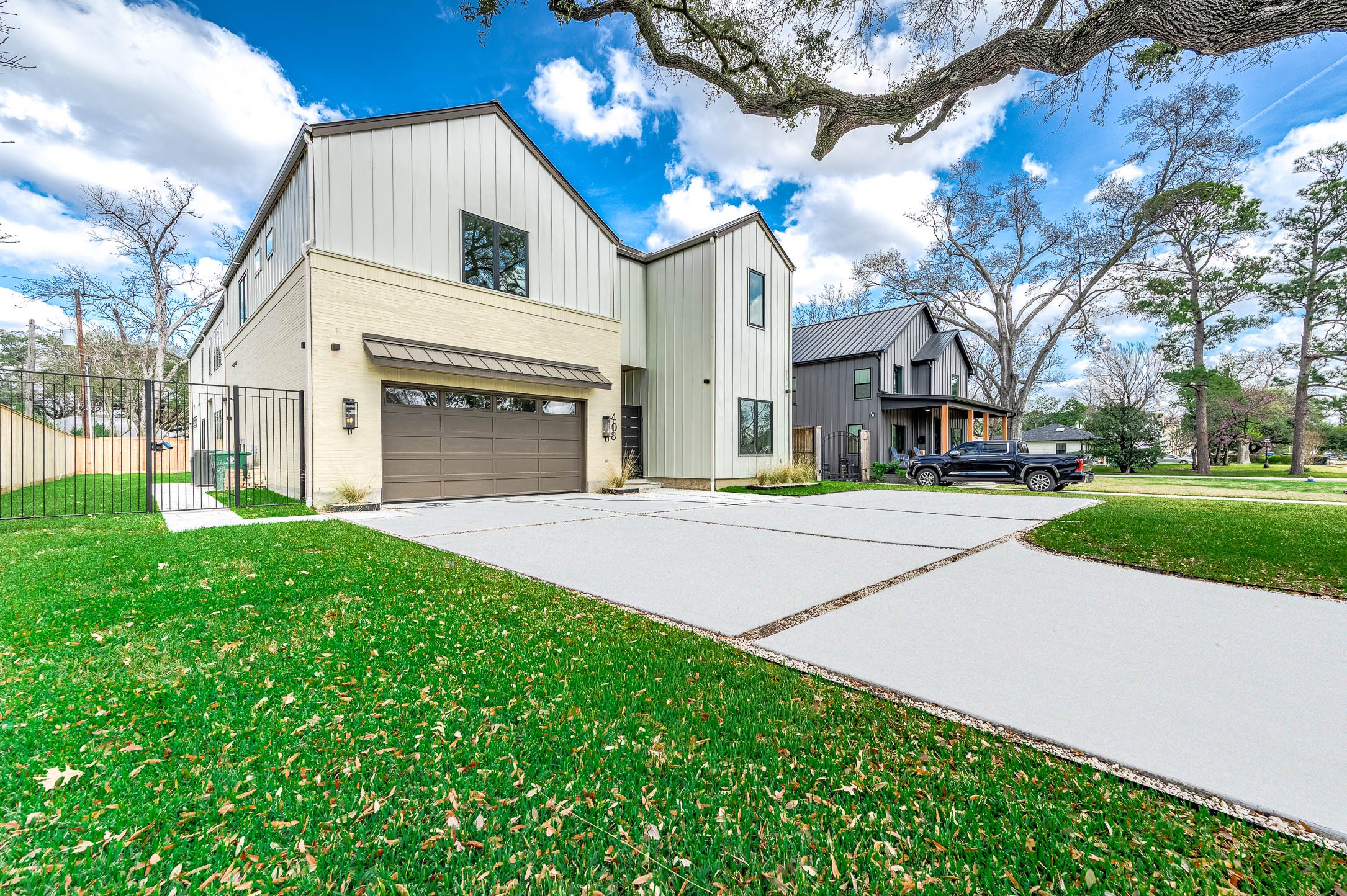 408 West 30th Street Houston, TX 77018 - Photo 2 of 40