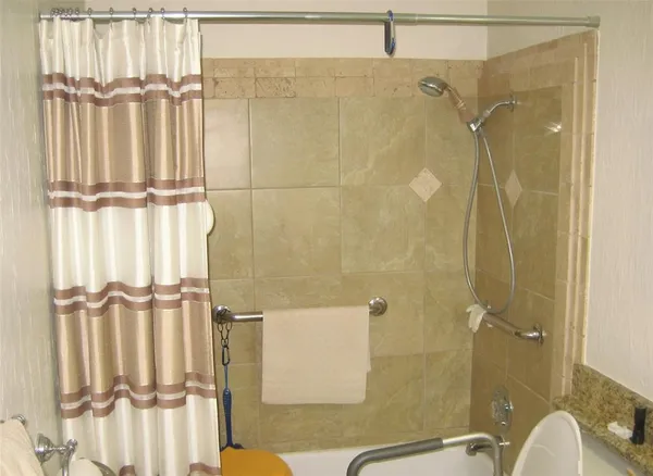 $220,000 | 4320 Bellaire Drive South, Unit 114W, Fort Worth, TX 76109