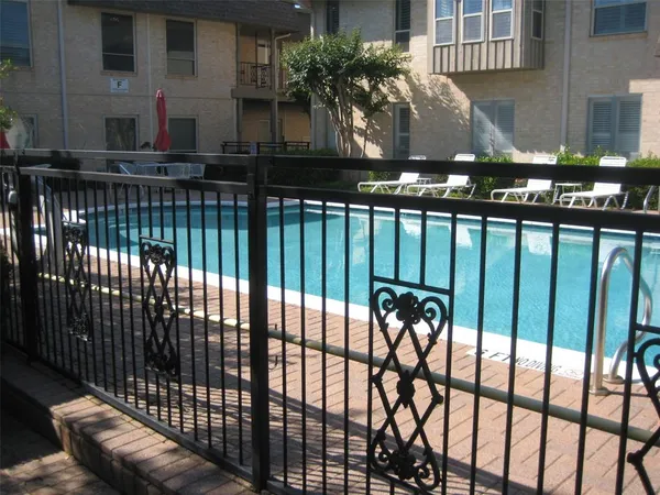 $220,000 | 4320 Bellaire Drive South, Unit 114W, Fort Worth, TX 76109