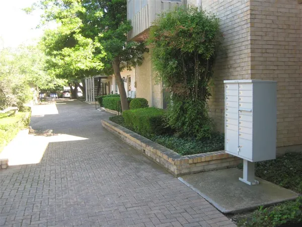 $220,000 | 4320 Bellaire Drive South, Unit 114W, Fort Worth, TX 76109