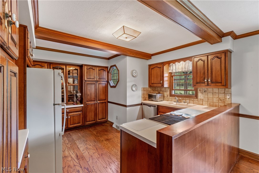 3552 Spring Valley Road Akron, OH 44333 - Photo 8 of 35