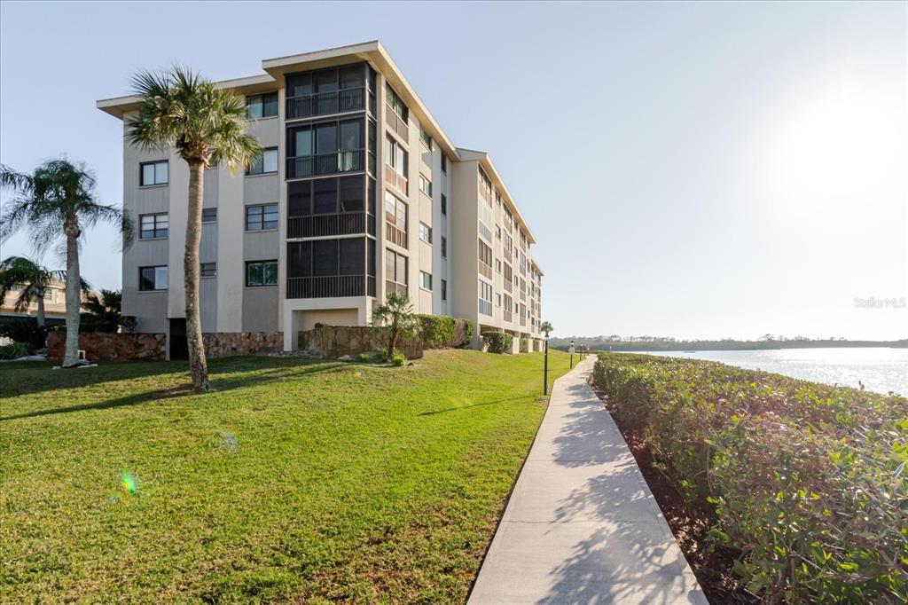 8211 Brent Street, Unit 828 Port Richey, FL 34668 - Photo 11 of 75