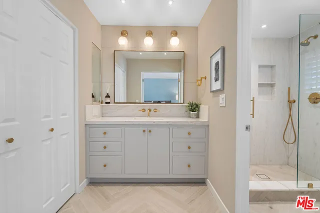 $6,500 | 13072 Maxella Avenue, Unit 2, Marina del Rey, CA 90292