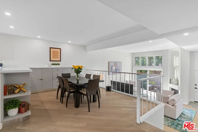 $6,500 | 13072 Maxella Avenue, Unit 2, Marina del Rey, CA 90292