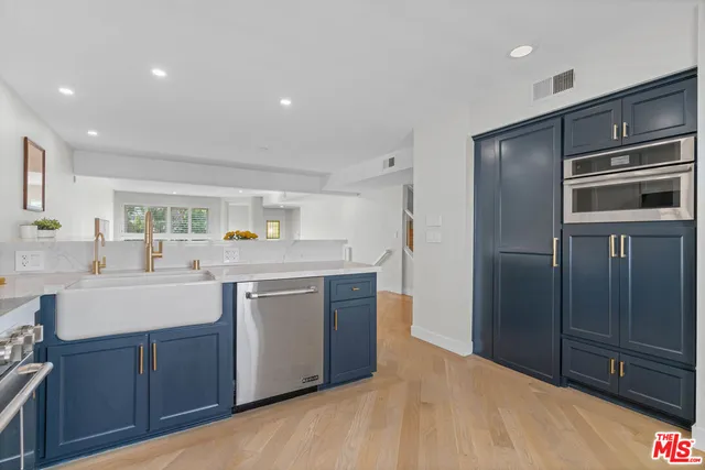 $6,500 | 13072 Maxella Avenue, Unit 2, Marina del Rey, CA 90292