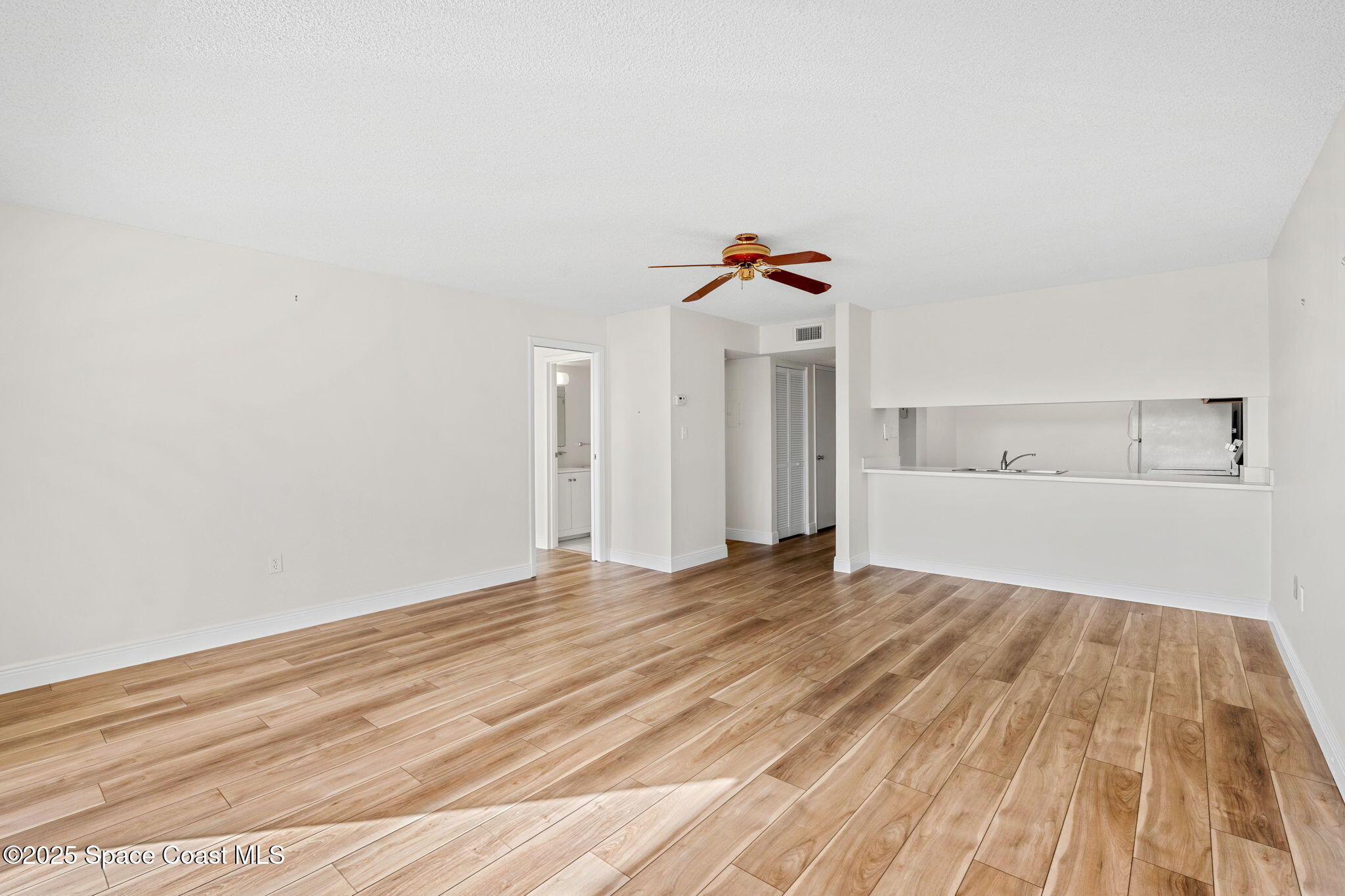 2727 North Wickham Road, Unit 2028 Melbourne, FL 32935 - Photo 7 of 31 Living 4