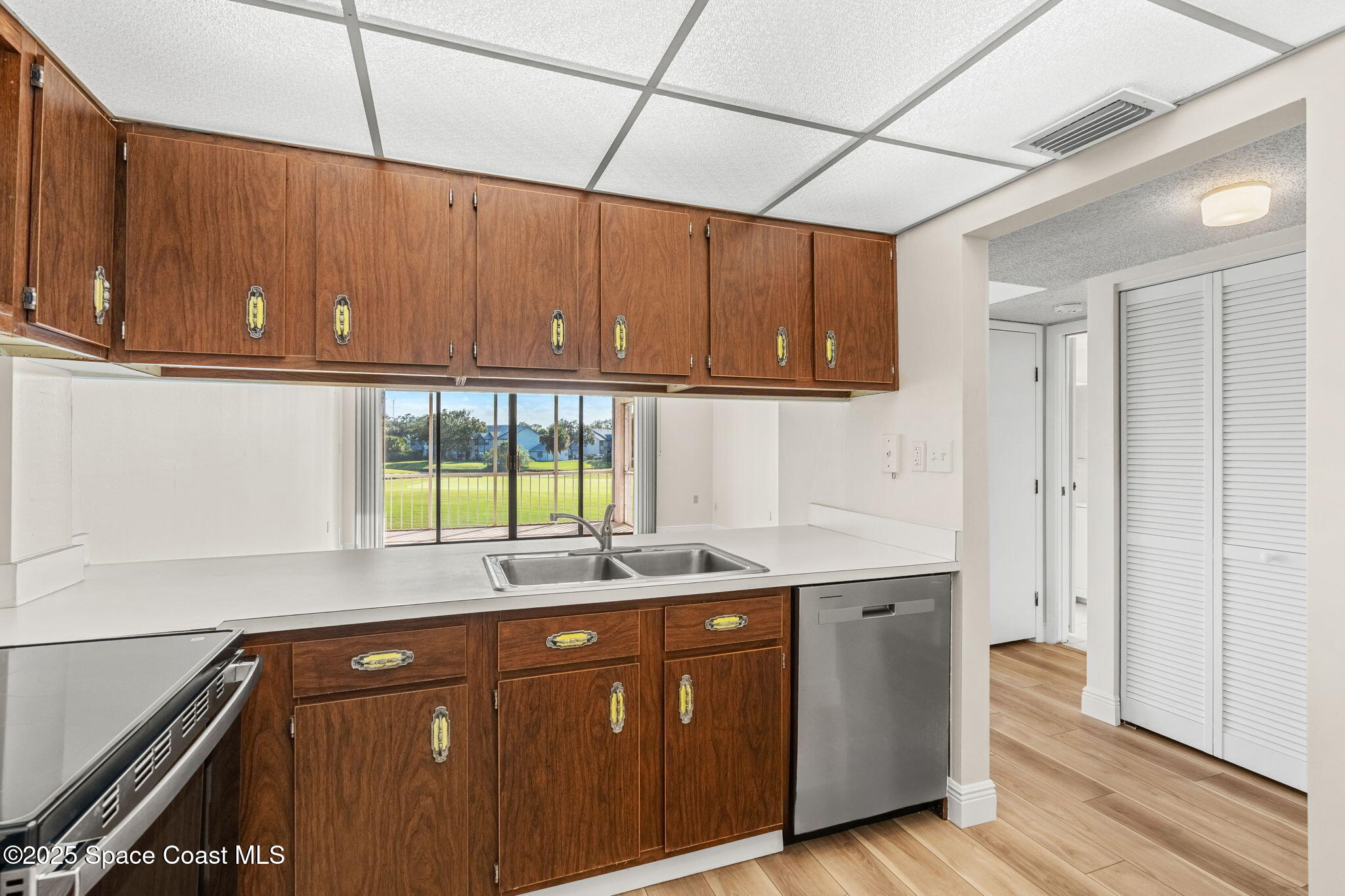 2727 North Wickham Road, Unit 2028 Melbourne, FL 32935 - Photo 8 of 31 Kitchen (2)