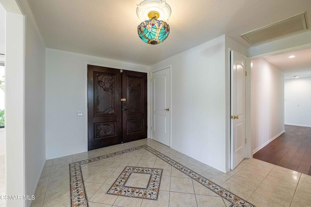 1319 Wilder Street Thousand Oaks, CA 91362 - Photo 19 of 31 a view of a hallway to a bedroom