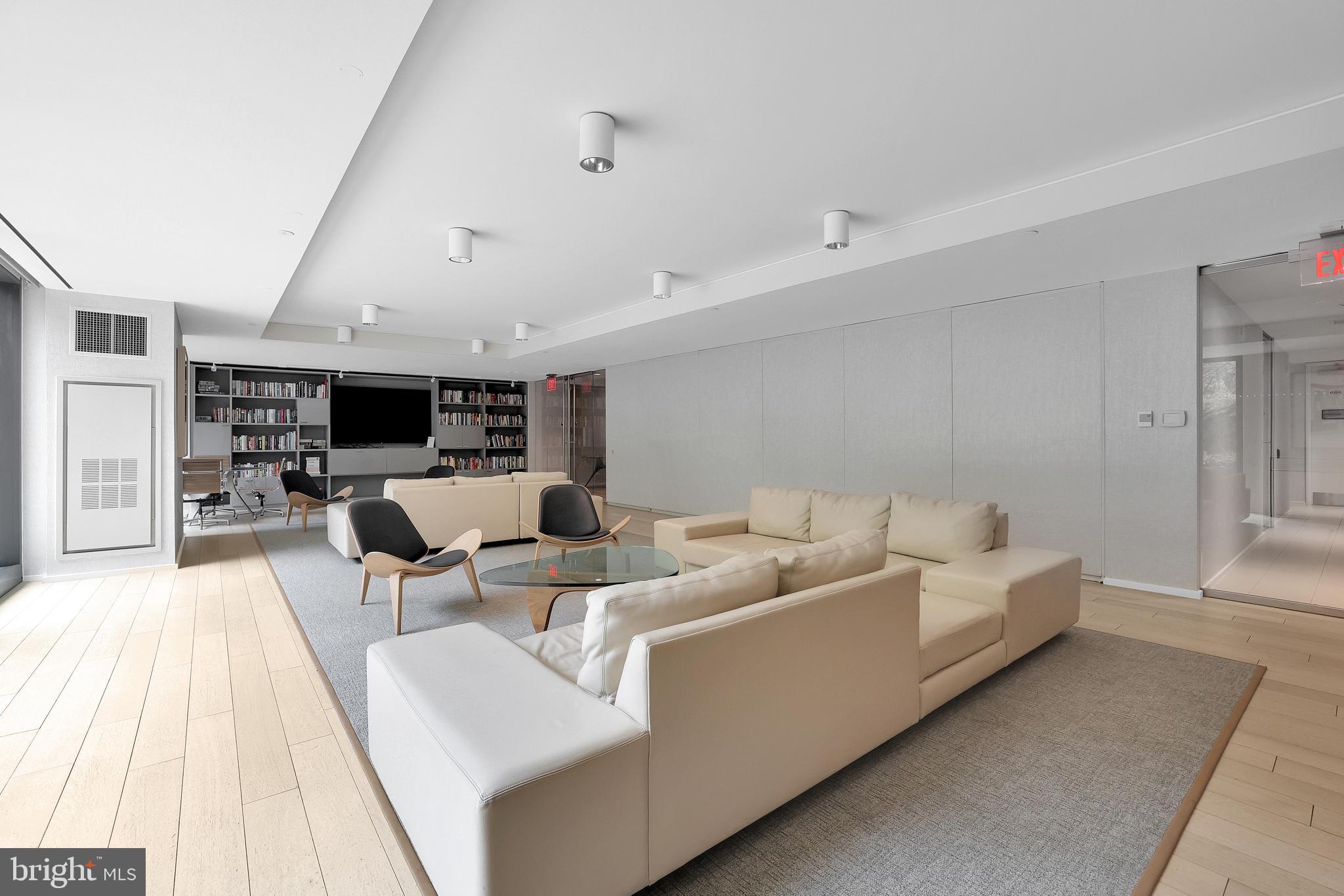 925 H Street Northwest, Unit 506 Washington, DC 20001 - Photo 29 of 36