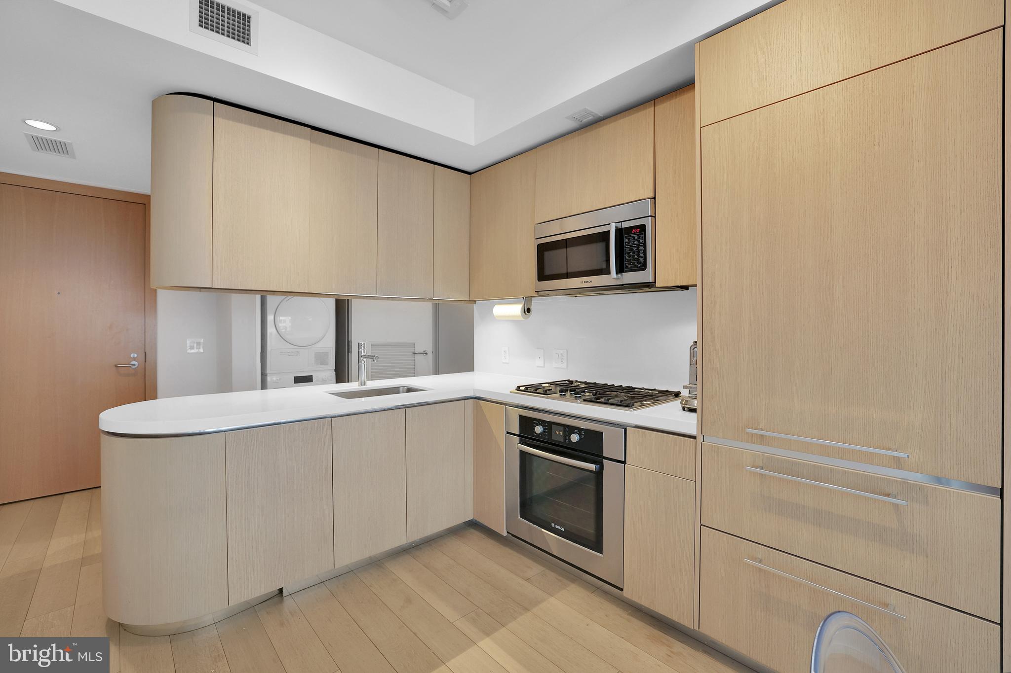 925 H Street Northwest, Unit 506 Washington, DC 20001 - Photo 3 of 36