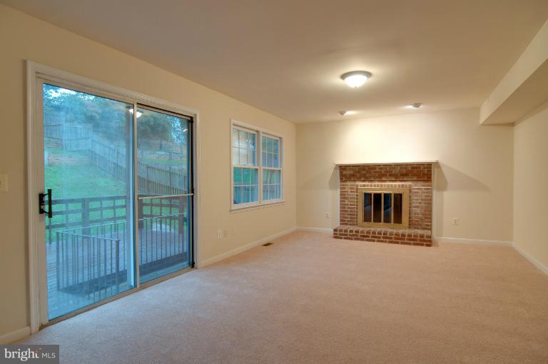 6448 Forest Road Cheverly, MD 20785 - Photo 28 of 29 Family Room