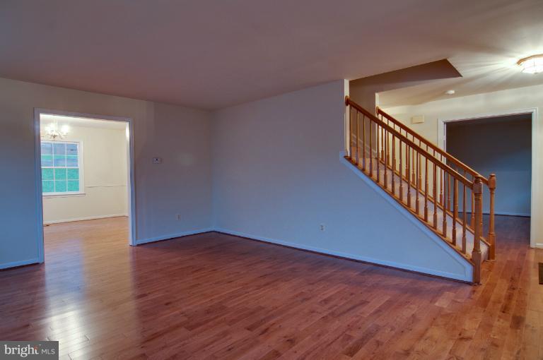 6448 Forest Road Cheverly, MD 20785 - Photo 8 of 29 Living Room