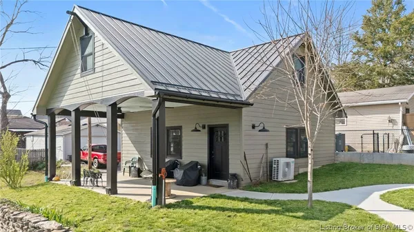 $479,900 | 117-119 St Michaels Avenue, Madison, IN 47250