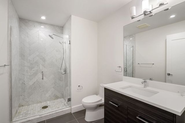 $800,000 | 14 West Broadway, Unit 304, Boston, MA 02127