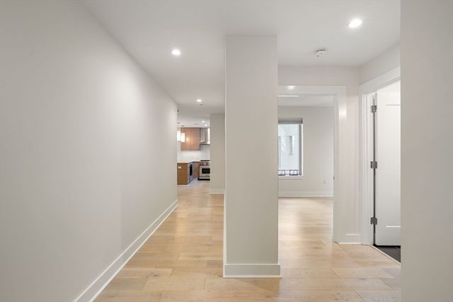 $800,000 | 14 West Broadway, Unit 304, Boston, MA 02127