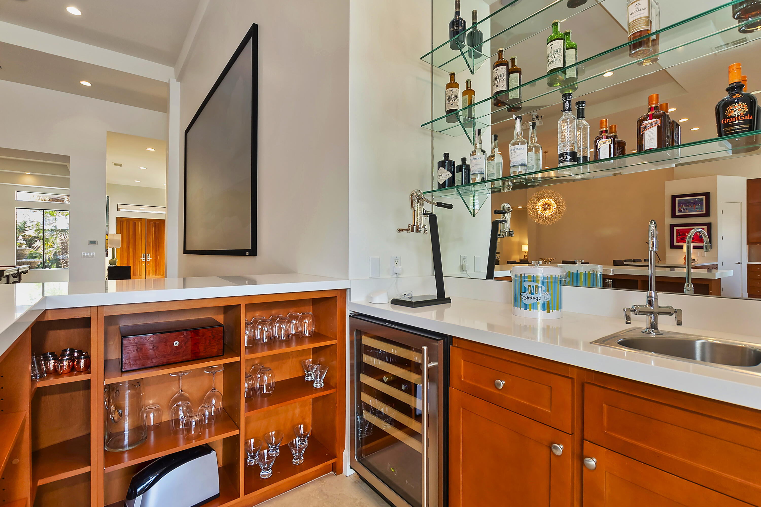 55650 Cherry Hills Drive La Quinta, CA 92253 - Photo 15 of 66 015_Wet Bar