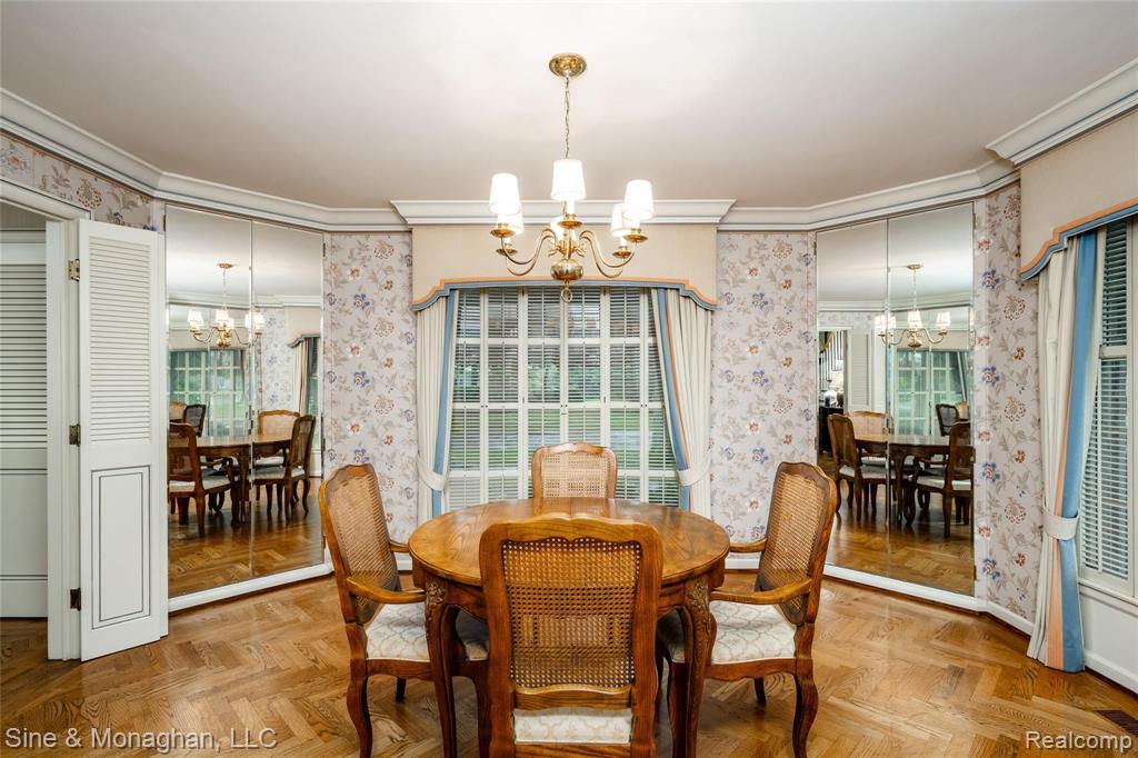 523 Thorntree Road Grosse Pointe Woods, MI 48236 - Photo 13 of 59