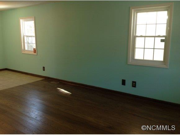 33 Pole Miller Road Brevard, NC 28712 - Photo 6 of 13 Gallery Image 6