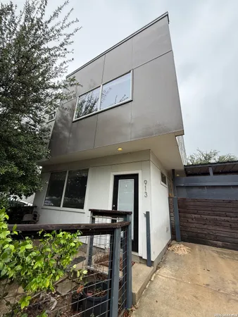 $1,900 | 913 Ogden Street, San Antonio, TX 78212