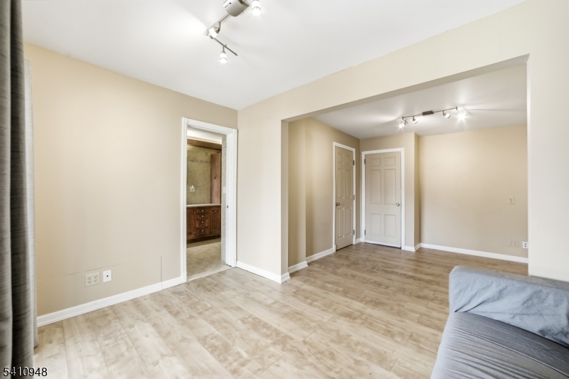 65 Ridge Avenue Bloomfield, NJ 07003 - Photo 8 of 25