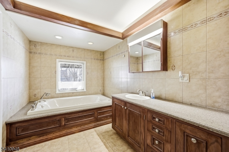 65 Ridge Avenue Bloomfield, NJ 07003 - Photo 10 of 25