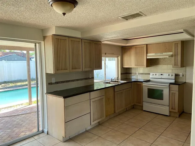 $1,695 | 3600 Beacon Square Drive, Holiday, FL 34691