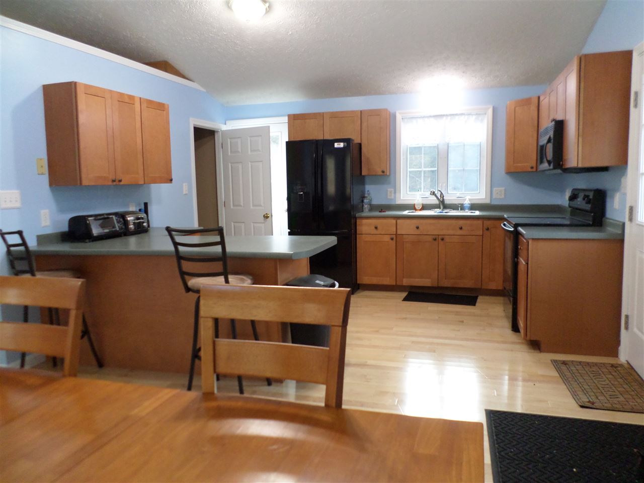 35 Stuart Lane Lebanon, ME 04027 - Photo 2 of 22