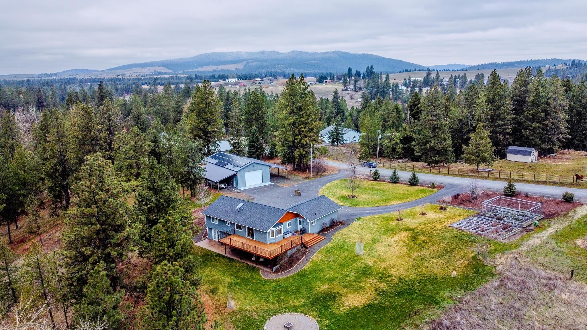 14420 East Meadows Road Mica, WA 99023 - Photo 8 of 32