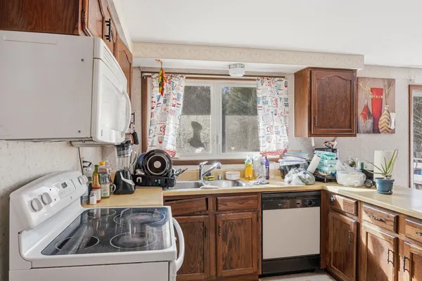 $210,000 | N4667 County Rd A, Oxford, WI 53952