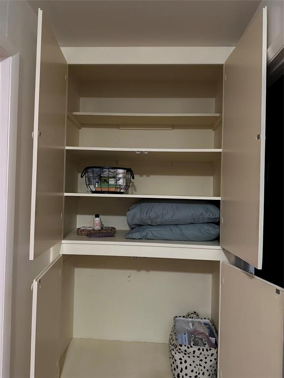 405 North Elm Street Comanche, TX 76442 - Photo 20 of 30 Linen Closet