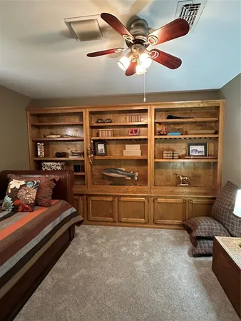 a view of a livingroom with furniture
