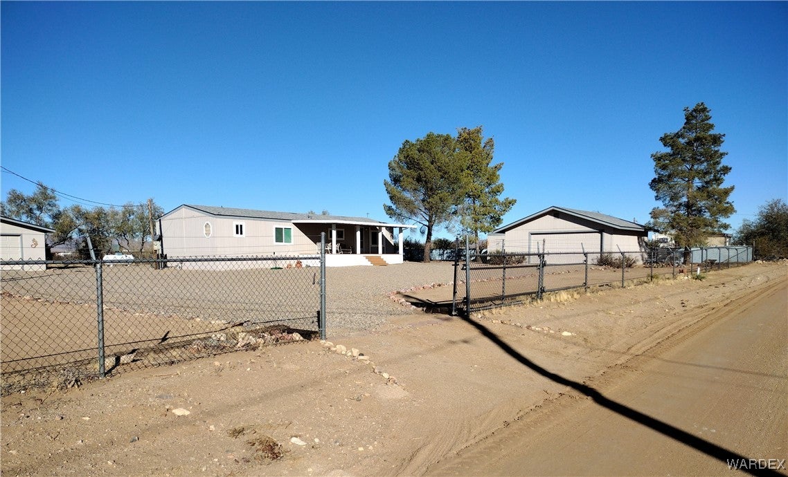 3969 Tonto Road Golden Valley, AZ 86413 - Photo 2 of 3 Yard