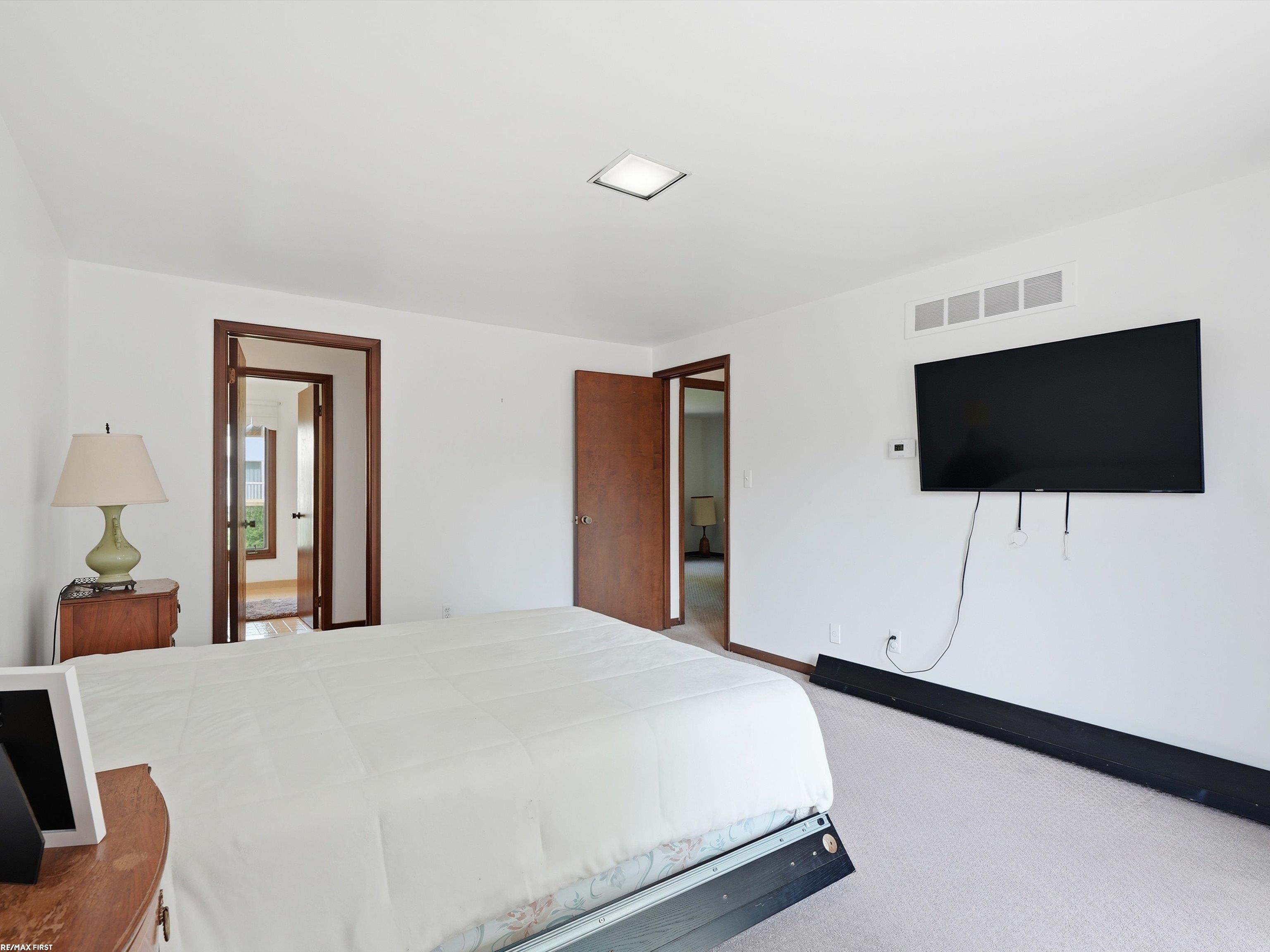4677 Rolling Ridge Road West Bloomfield, MI 48323 - Photo 46 of 76