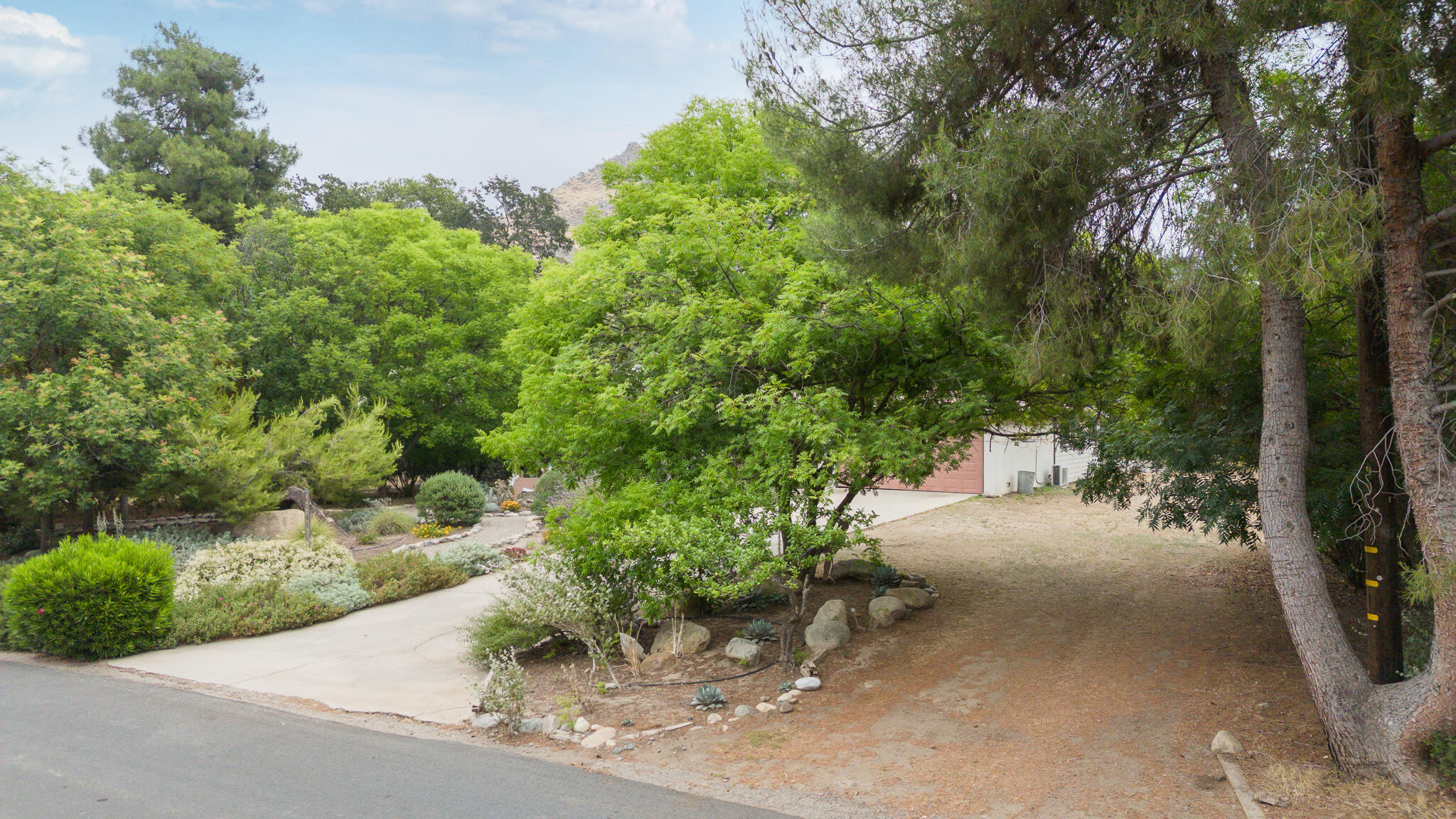 40826 Grouse Drive Three Rivers, CA 93271 - Photo 4 of 75 4 Exterior Right