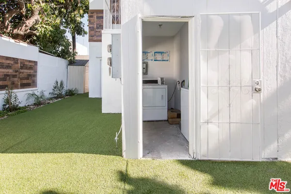 $3,599 | 8525 Cadillac Avenue, Los Angeles, CA 90034