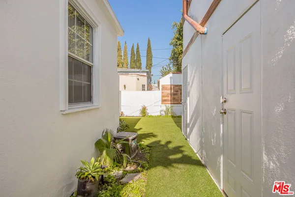 $3,599 | 8525 Cadillac Avenue, Los Angeles, CA 90034