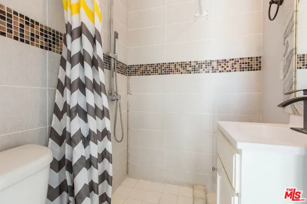 $3,599 | 8525 Cadillac Avenue, Los Angeles, CA 90034