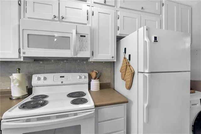 $410,000 | 425 Magnolia Avenue, Unit C, St. Simons Island, GA 31522