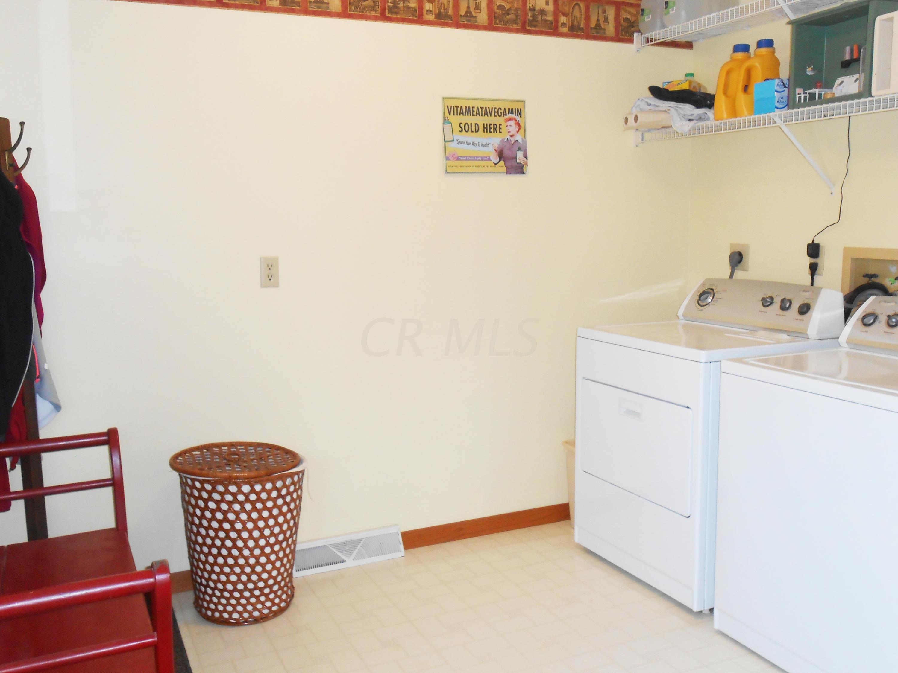 18402 Utica Road Utica, OH 43080 - Photo 6 of 27 Gallery Image 6