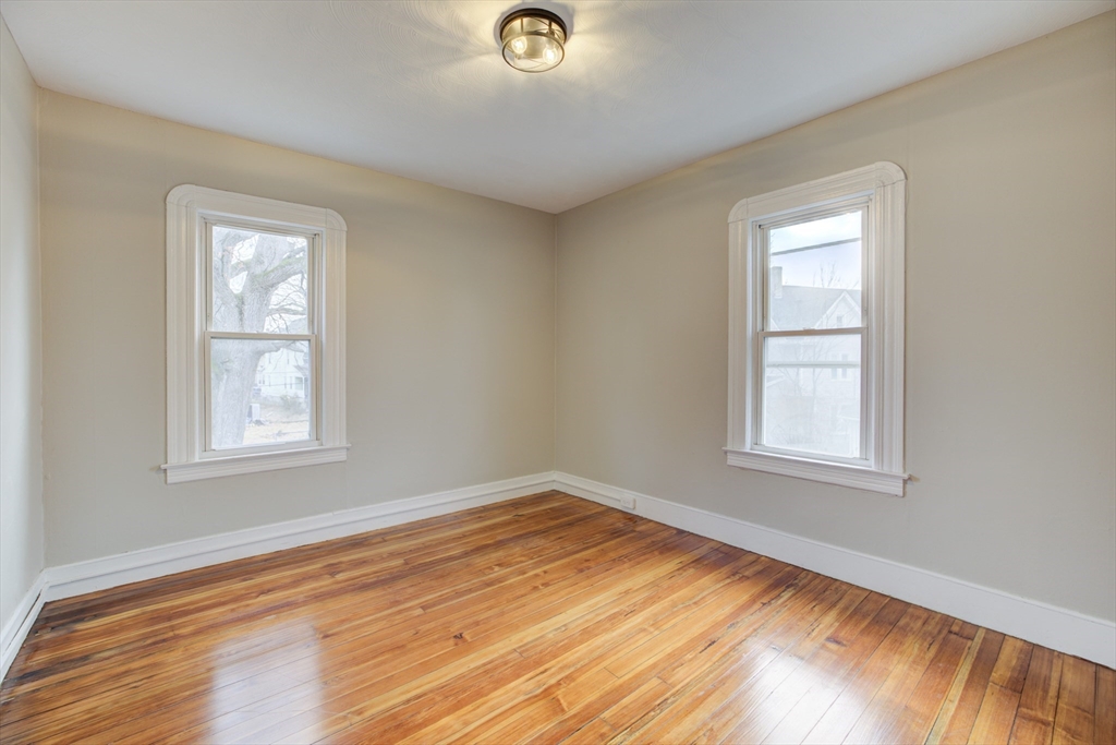 27 Ormond Street Springfield, MA 01108 - Photo 14 of 26